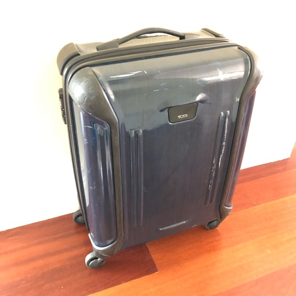 hardcover carry on suitcase